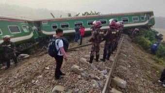 গাজীপুরে নাশকতার কবলে ট্রেন; সাত বগি লাইনচ্যুত নিহত এক