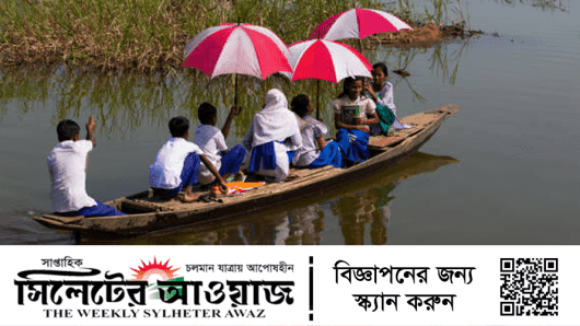 সড়কে বন্যার  পানি: দুর্ভোগের মধ্যেই পরীক্ষায় অংশ নিলেন শিক্ষার্থীরা