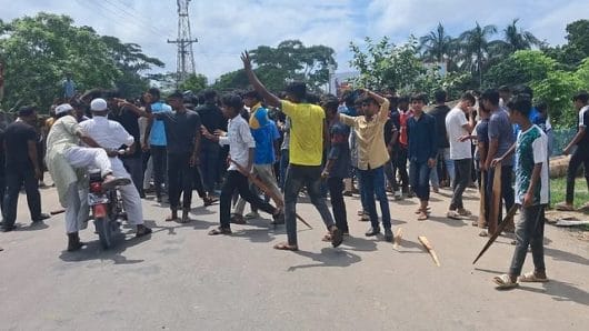 পটুয়াখালীতে আন্দোলনকারীদের ওপর ছাত্রলীগ-যুবলীগের হামলা, উভয় পক্ষে আহত ১০