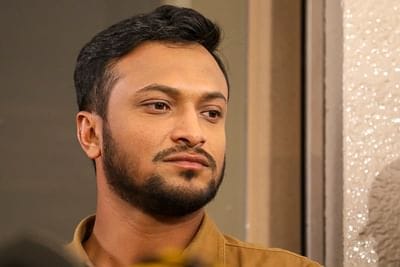 সাকিবের বিরুদ্ধে হত্যা মামলা