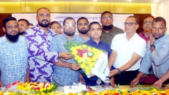সাংবাদিক মুশফিকুল ফজল আনসারীকে সিলেট মেট্রোপলিটন সাংবাদিক ইউনিয়ন নেতৃবৃন্দের শুভেচছা বিনিময়