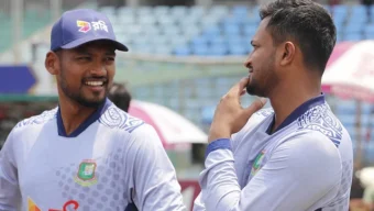 নিজের ও সাকিবের ব্যাটিং নিয়ে যা বললেন নাজমুল