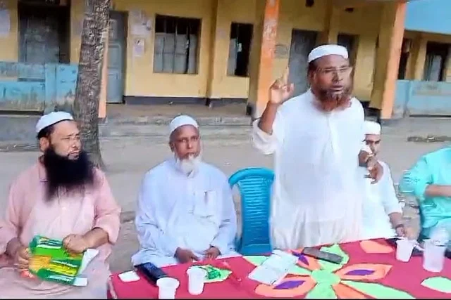 ইমামের কাছে তওবা করে দল ছাড়লেন আওয়ামী লীগ নেতা
