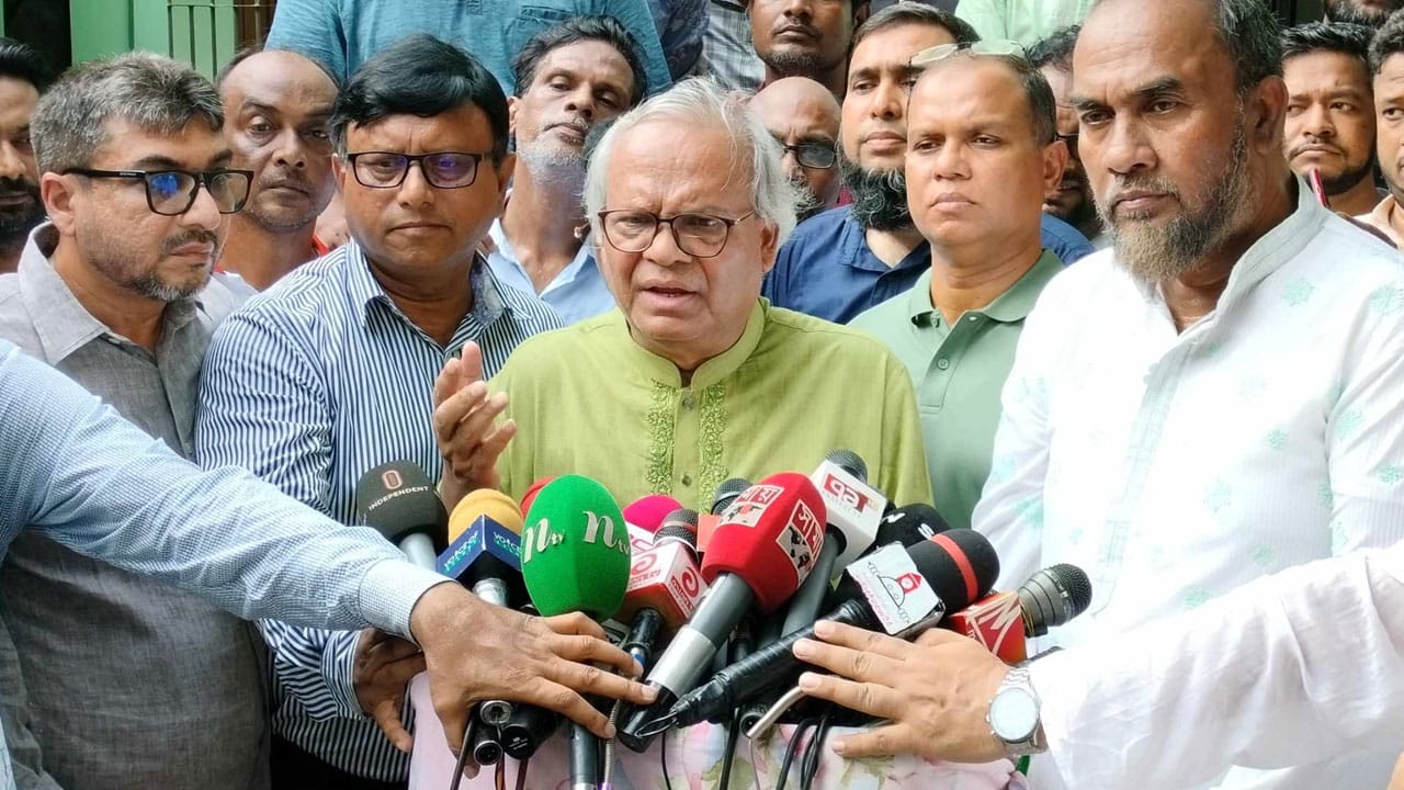 প্রশাসনে এখনো দুর্নীতিবাজেরা রয়ে গেছে: রিজভী