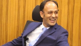ব্যারিস্টার সুমন আবারও মামলার আসামী