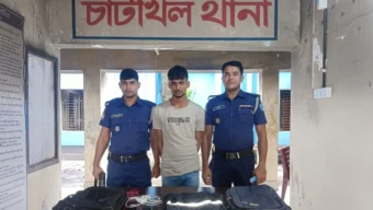 থানা থেকে লুট হওয়া মোবাইলসহ যুবক গ্রেপ্তার