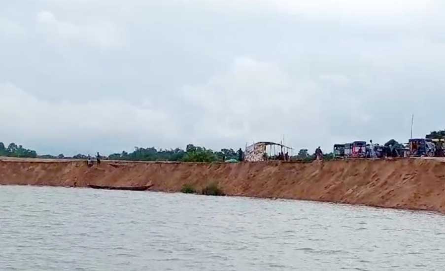 যৌথ বাহিনীর অভিযানে ২৫ জন ধরা, পরে দণ্ড