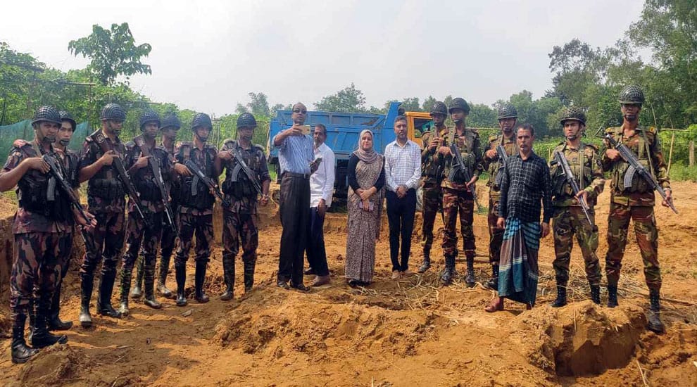 সিলেটের সীমান্ত এলাকায় টাস্কফোর্সের অভিযানে বালুসহ আটক ১