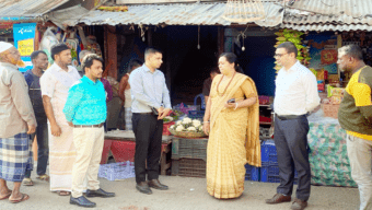 গোলাপগঞ্জে ন্যায্যমূল্যের দোকান পরিদর্শনে স্থানীয় সরকারের উপপরিচালক সুবর্না