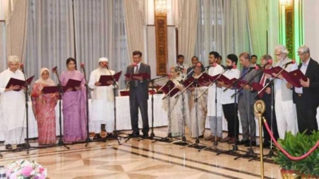 উপদেষ্টা পরিষদের আকার বাড়ছে, শপথ নিচ্ছেন আরও কয়েকজন