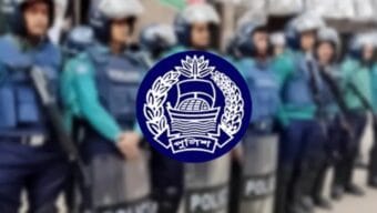 গণহত্যা মামলায় ৪ পুলিশ কর্মকর্তাকে গ্রেপ্তারের নির্দেশ