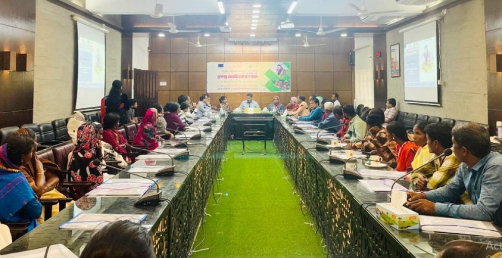 চা জনগোষ্ঠীর উন্নয়নে বেসরকারি সংস্থাকে এগিয়ে আসতে হবে: ডিসি মুরাদ