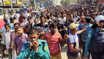 রাজধানীর একাধিক স্থানে অটোরিকশা চালকদের বিক্ষোভ