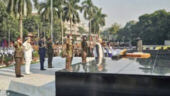 শিখা অনির্বাণে রাষ্ট্রপতি ও প্রধান উপদেষ্টার শ্রদ্ধা