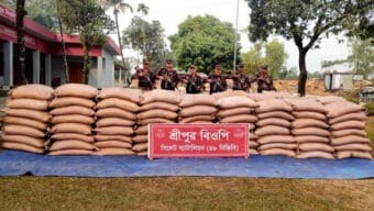 সিলেটে অর্ধকোটি টাকার দেশি-বিদেশী চোরাই পণ্য জব্দ করল বিজিবি