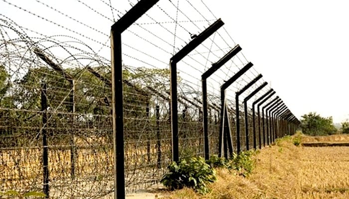 সিলেট সীমান্তের ওপারে ১৩ জন আটক