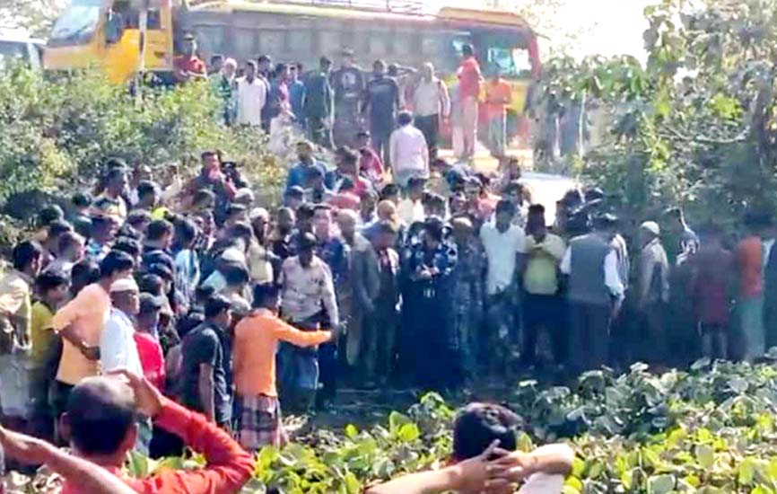 ডোবা থেকে অজ্ঞাত লাশ উদ্ধার