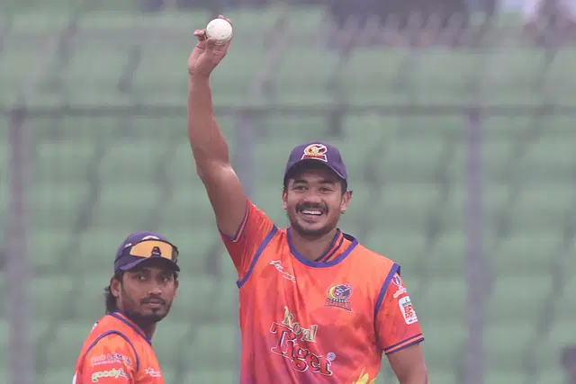 তাসকিনের ৭ উইকেট, টি-টোয়েন্টি ইতিহাসে তৃতীয়, বিশ্ব রেকর্ড করতে দিলেন না মোস্তাফিজ