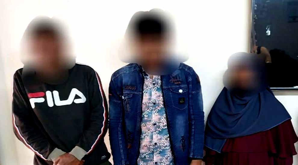 আবাসিক হোটেল থেকে নারীসহ আটক ৩