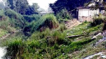কামালবাজারে নদী দখল করে যুবলীগ নেতার দোকান নির্মাণ