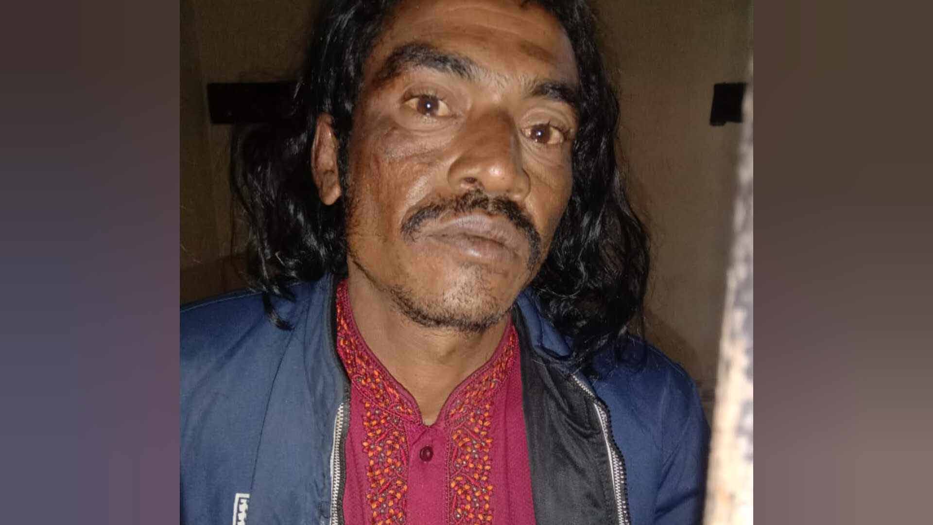 মেয়েকে ধর্ষণের অভিযোগে বাবা আটক