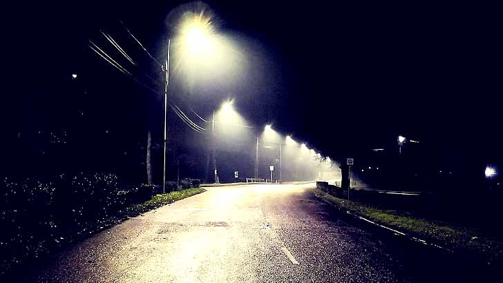 শ্রীমঙ্গলে পর্যটকদের নিরাপত্তায় সড়ক জুড়ে বসছে সোলার লাইট