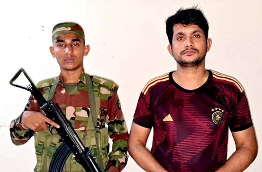 সিলেটে ট্রেনের টিকিট কালোবাজারে, সেনার গোয়েন্দাজালে রেলের কর্মচারী