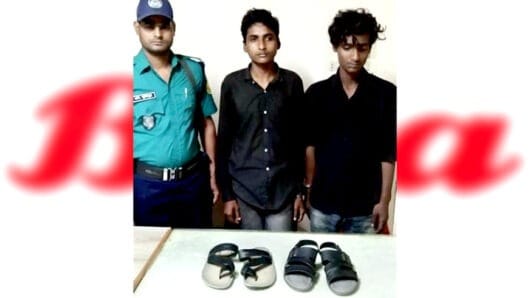 সিলেটে লুটের জুতাসহ গ্রেফতার ২