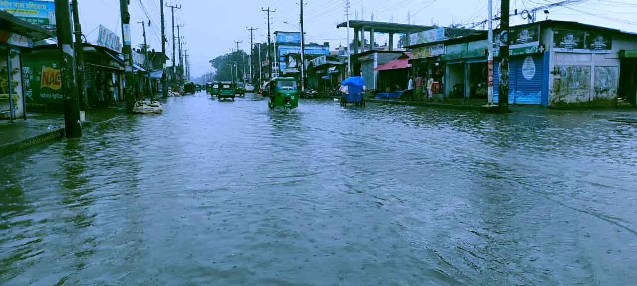 সিলেটে ভারী বর্ষণ ও পাহাড়ি ঢলে বন্যার আতঙ্ক