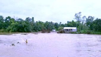 মৌলভীবাজারে অতিভারী বৃষ্টিতে বাড়ছে নদীর পানি, প্রতিরক্ষা বাধের স্থানে স্থানে ঝুঁকি