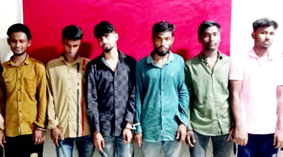 সিলেট নগরীতে দেশীয় অস্ত্রসহ ৬ জন ডাকাতকে গ্রেফতার