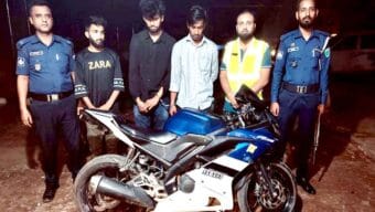 জৈন্তাপুরে চোরাই মোটরসাইকেলসহ ৩ আটক