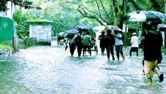 সিলেটে ভারী বর্ষণে সৃষ্টি হয়েছে জলাবদ্ধতা, দুর্ভোগে নগরবাসী