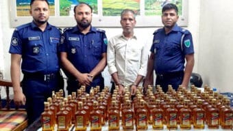 সিলেটে ৮৯ বোতল বিদেশি মদসহ আটক ১