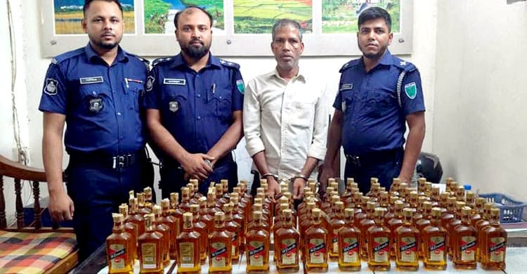সিলেটে ৮৯ বোতল বিদেশি মদসহ আটক ১