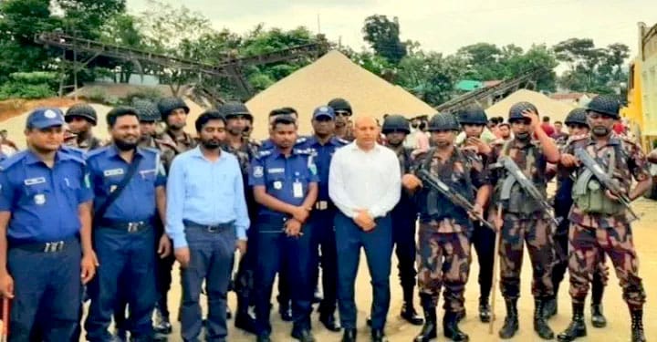 সিলেটে ১৮টি ক্রাশার মেশিনের বিদ্যুৎ বিচ্ছিন্ন করল টাস্কফোর্স