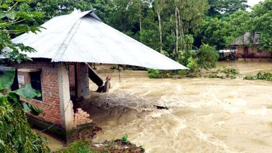 প্লাবিত শতাধিক গ্রাম, পানিবন্দি দেড় লাখ মানুষ
