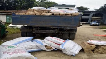 সিলেটে ১৩ লাখ টাকার চোরাচালান পণ্যসহ হাইড্রোলিক ট্রাক জব্দ