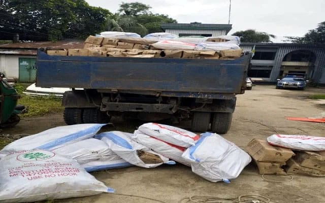 সিলেটে ১৩ লাখ টাকার চোরাচালান পণ্যসহ হাইড্রোলিক ট্রাক জব্দ