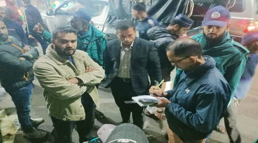 সিলেটে ম্যাজিস্ট্রেট ও সাংবাদিকদের সঙ্গে অসদাচরণ: জিন্দাবাজারে হকার আটক
