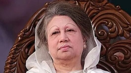 খালেদা জিয়ার লন্ডন যাত্রা পেছালো, জার্মানির ভাড়া করা এয়ার অ্যাম্বুলেন্স আসছে ১০ ডিসেম্বর