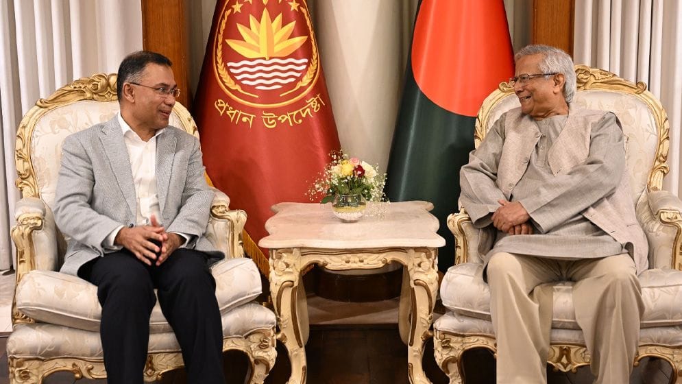 সপরিবারে প্রধান উপদেষ্টার সঙ্গে সাক্ষাৎ করলেন বিএনপি চেয়ারম্যান