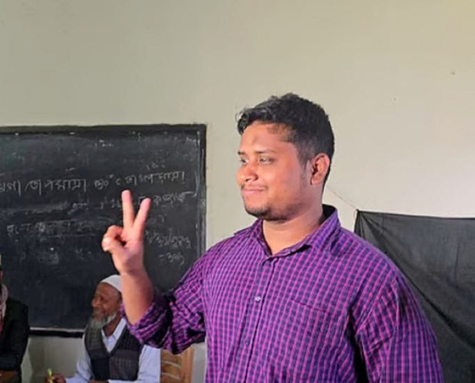 ১৫ কেন্দ্রের ভোটে এগিয়ে হাসনাত আবদুল্লাহ