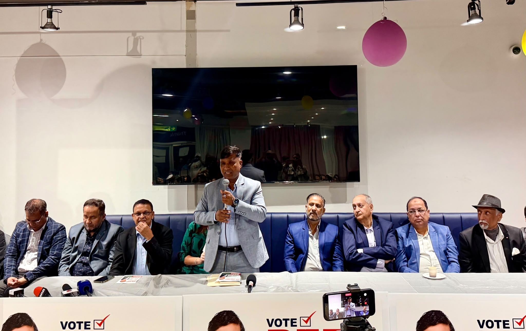 টরন্টোতে বৈচিত্র্যময় সম্প্রদায়ের মহাঐক্য: স্কারবরো সাউথওয়েস্টে সোশ্যাল ওয়ার্কার রেজার নির্বাচনী ক্যাম্পেইন শুরু